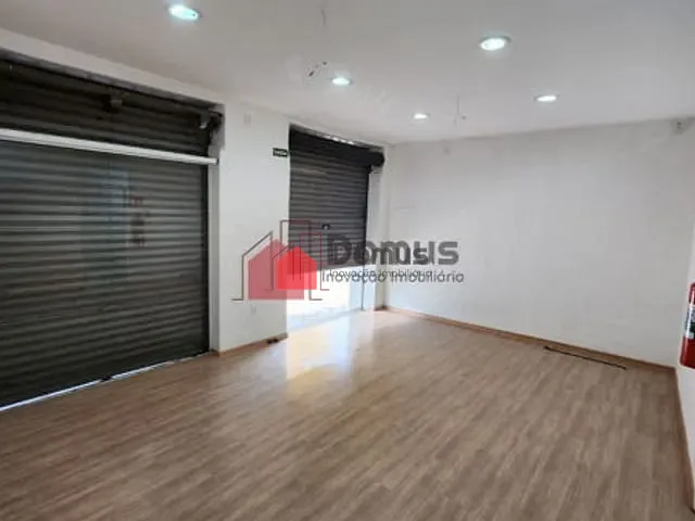 Comercial com 34m², para alugar, no bairro Centro em Pindamonhangaba