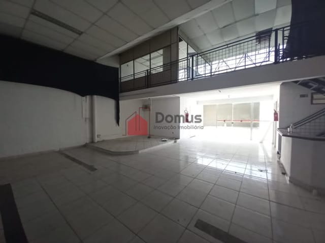 Galpão / Barracão com 550m², à venda ou para alugar, no bairro São Benedito em Pindamonhangaba