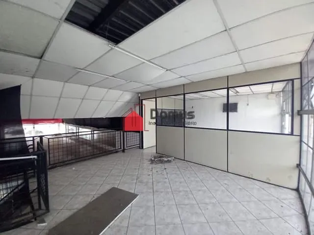 Galpão / Barracão com 550m², à venda ou para alugar, no bairro São Benedito em Pindamonhangaba