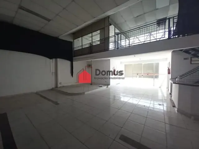 Galpão / Barracão com 550m², à venda ou para alugar, no bairro São Benedito em Pindamonhangaba