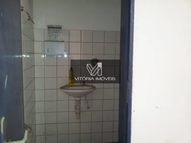 Galpão / Barracão com 300m², para alugar, no bairro JARDIM LIMOEIRO em Serra