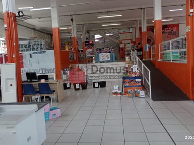 Comercial com 5000m², para alugar, no bairro Maria Áurea em Pindamonhangaba