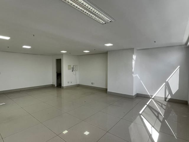 Sala para alugar, no bairro Jardim América em Goiânia