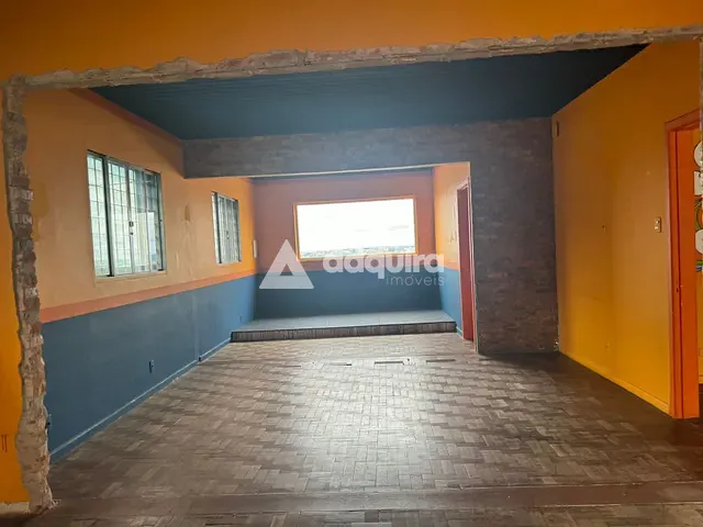 Casa à venda, no bairro Centro em Ponta Grossa