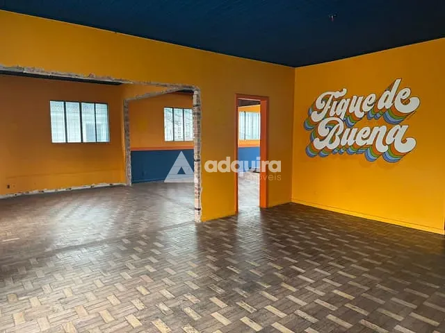 Casa à venda, no bairro Centro em Ponta Grossa