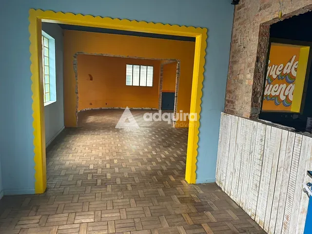 Casa à venda, no bairro Centro em Ponta Grossa