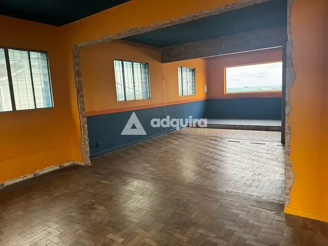 Casa à venda, no bairro Centro em Ponta Grossa
