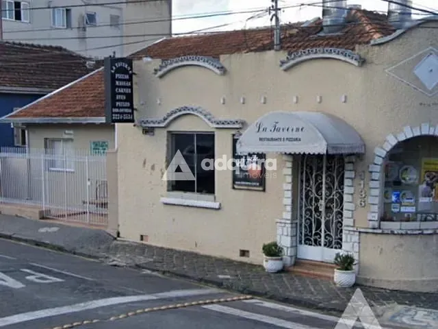 Casa com 246m², à venda, no bairro Centro em Ponta Grossa