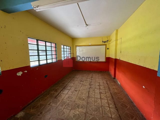 Prédio com 1705m², à venda, no bairro Moreira César em Pindamonhangaba