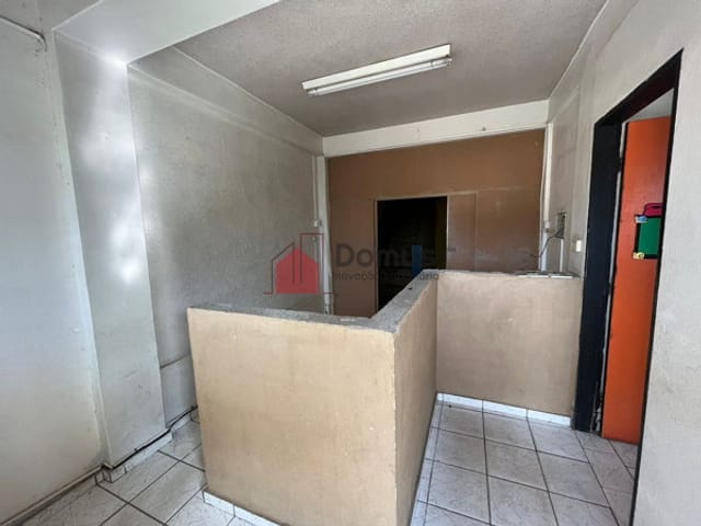 Prédio com 1705m², à venda, no bairro Moreira César em Pindamonhangaba