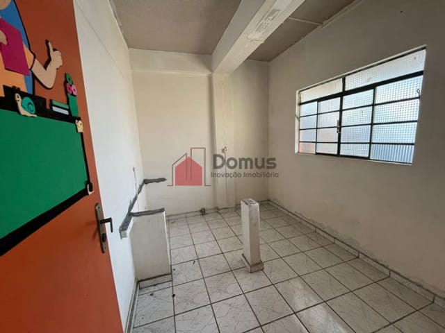 Prédio com 1705m², à venda, no bairro Moreira César em Pindamonhangaba
