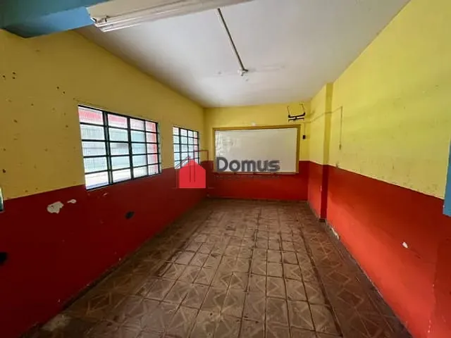Prédio com 1705m², à venda, no bairro Moreira César em Pindamonhangaba