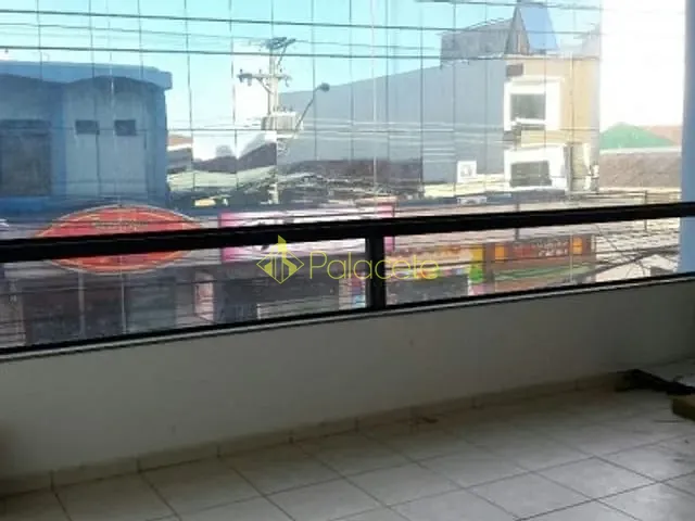 Sala com 814m², para alugar, no bairro Centro em Pindamonhangaba