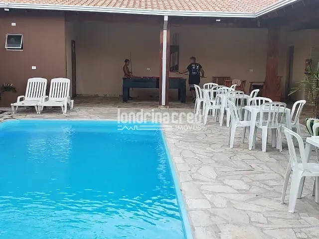 Comercial com 406m², à venda, no bairro Conjunto Parigot de Souza 3 em Londrina