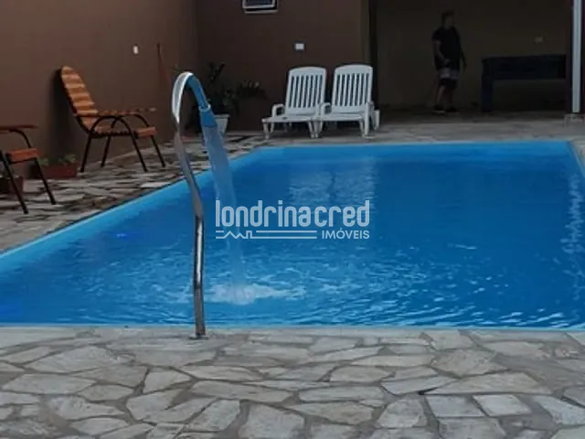 Comercial com 406m², à venda, no bairro Conjunto Parigot de Souza 3 em Londrina