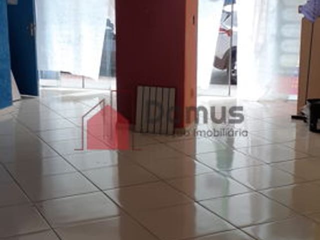 Comercial com 89m², para alugar, no bairro Centro em Pindamonhangaba