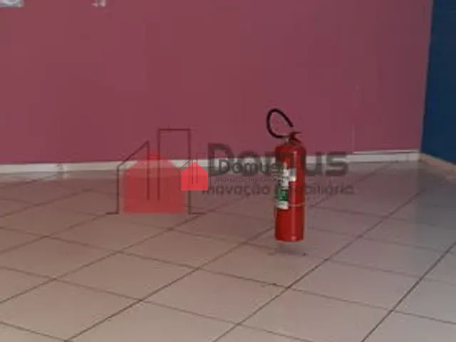 Comercial com 89m², para alugar, no bairro Centro em Pindamonhangaba