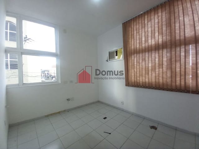 Sala para alugar, no bairro Centro em Pindamonhangaba