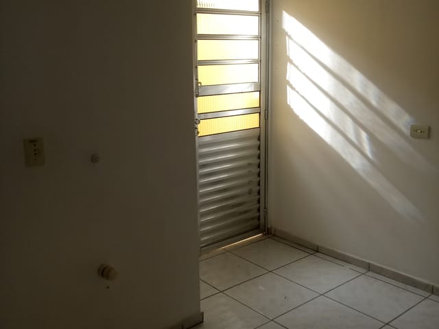 Loja para alugar, no bairro Jardim Cristina em Pindamonhangaba