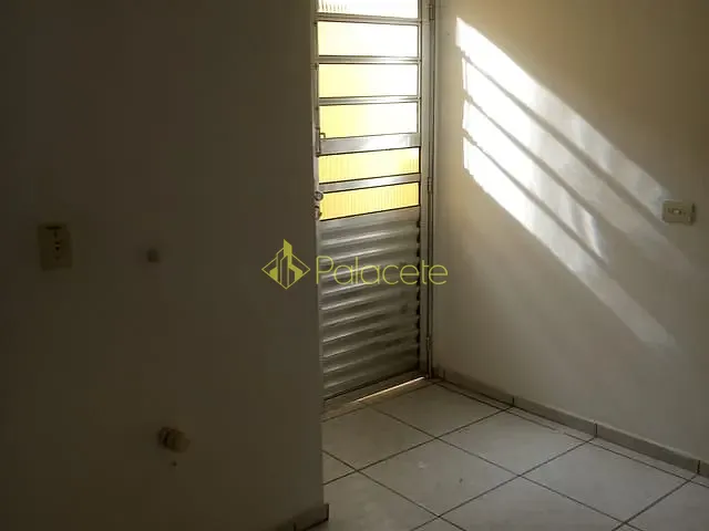 Loja para alugar, no bairro Jardim Cristina em Pindamonhangaba