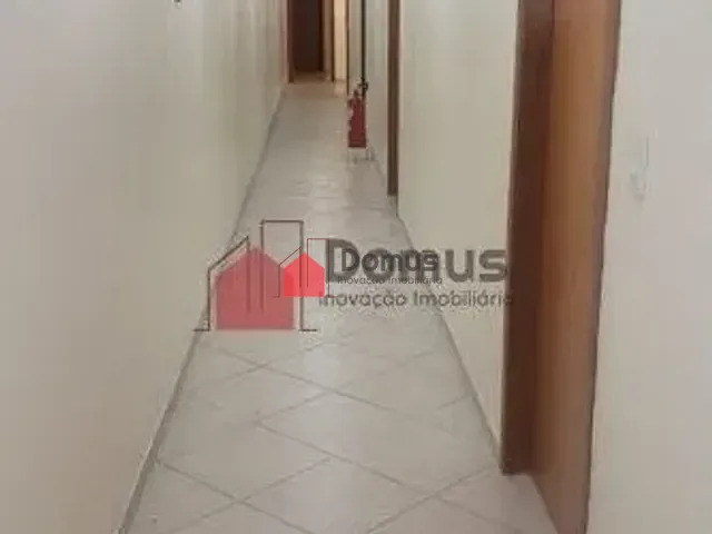 Prédio com 400m², para alugar, no bairro Centro em Pindamonhangaba