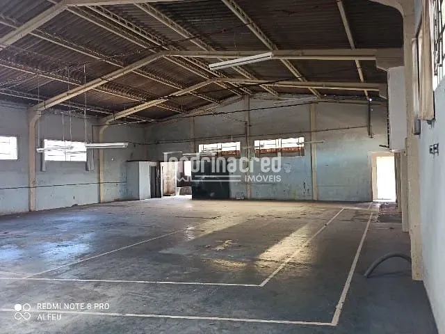 Galpão / Barracão à venda, no bairro 14 de Novembro em Cascavel
