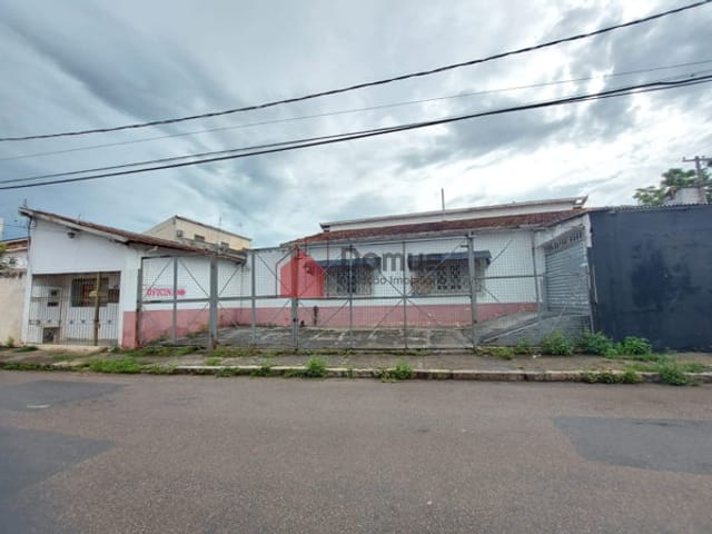 Comercial com 355m², à venda ou para alugar, no bairro Centro em Taubaté