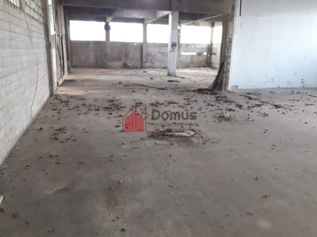 Galpão / Barracão com 3400m², à venda ou para alugar, no bairro Loteamento Industrial em Taubaté