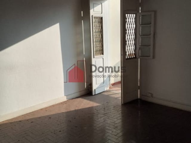 Sobrado à venda ou para alugar, no bairro Centro em Pindamonhangaba
