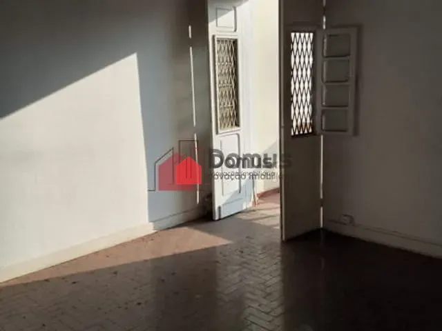 Sobrado à venda ou para alugar, no bairro Centro em Pindamonhangaba