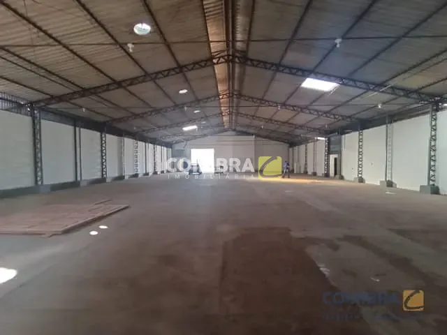 Galpão / Barracão com 869m², para alugar, no bairro Salé em Santarém