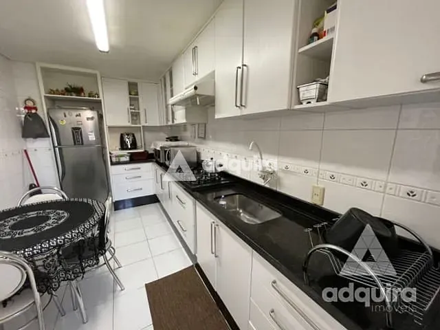 Casa com 256m² 3 quartos e 3 banheiros, à venda, no bairro Centro em Ponta Grossa