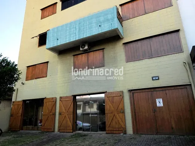 Comercial com 585m² 3 quartos e 1 banheiro, à venda, no bairro Centro em Londrina