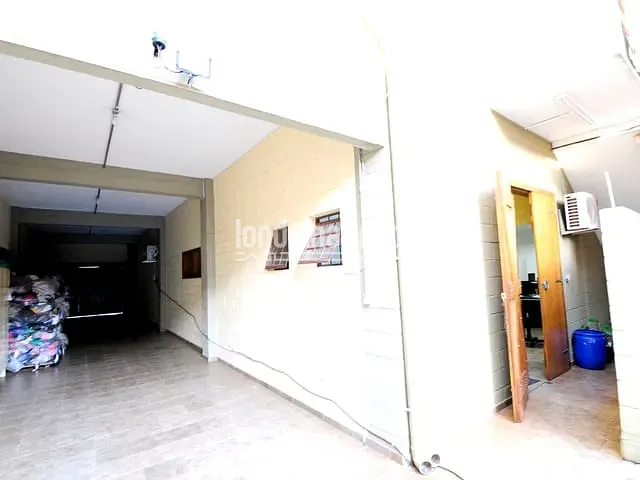 Comercial com 585m² 3 quartos e 1 banheiro, à venda, no bairro Centro em Londrina