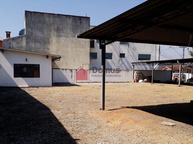 Galpão / Barracão com 700m², para alugar, no bairro Centro em Pindamonhangaba