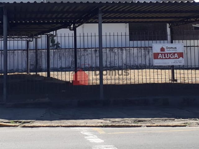 Galpão / Barracão com 700m², para alugar, no bairro Centro em Pindamonhangaba
