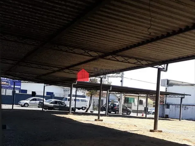 Galpão / Barracão com 700m², para alugar, no bairro Centro em Pindamonhangaba