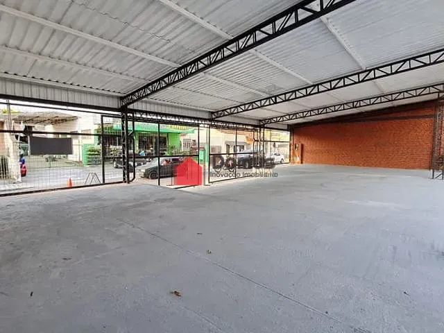 Comercial para alugar, no bairro Chácara Galega em Pindamonhangaba