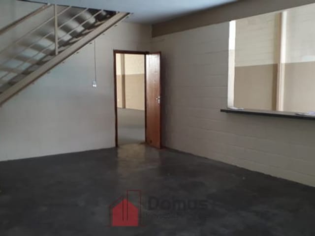 Galpão / Barracão à venda ou para alugar, no bairro Maria Áurea em Pindamonhangaba