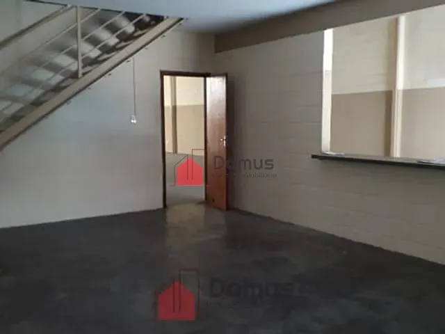 Galpão / Barracão à venda ou para alugar, no bairro Maria Áurea em Pindamonhangaba