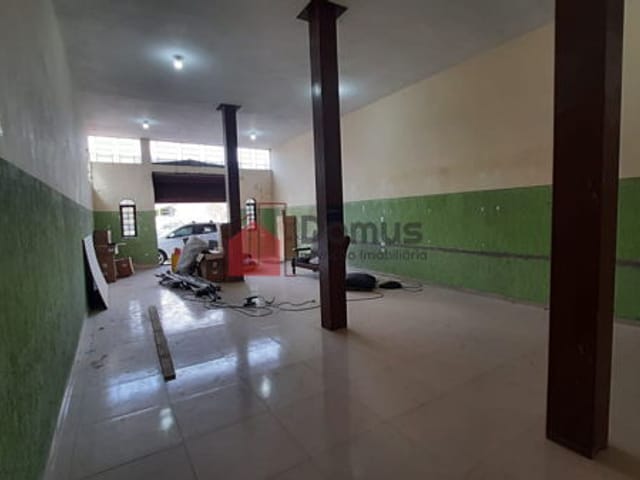 Comercial para alugar, no bairro Moreira César em Pindamonhangaba