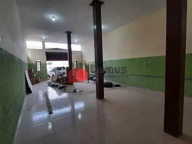 Comercial para alugar, no bairro Moreira César em Pindamonhangaba