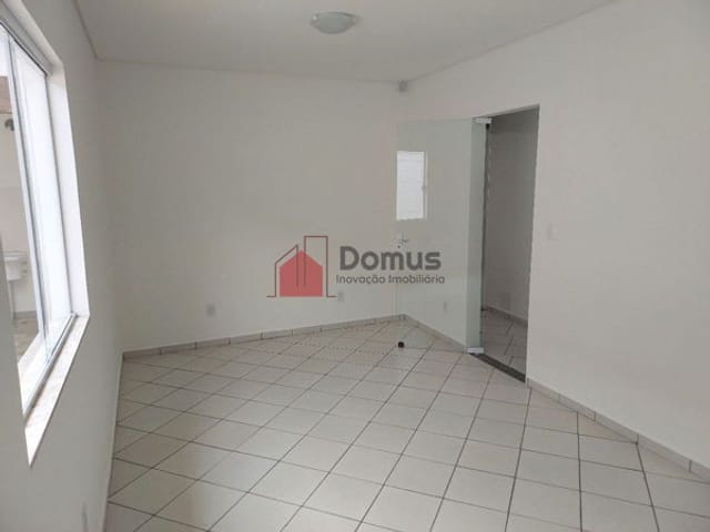Sala com 100m², para alugar, no bairro São Benedito em Pindamonhangaba