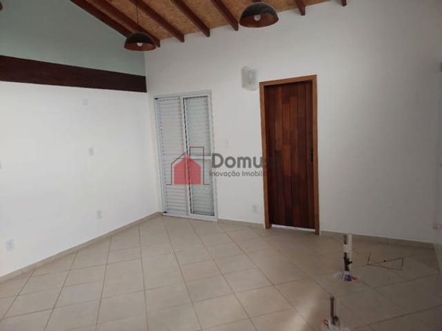 Sala com 100m², para alugar, no bairro São Benedito em Pindamonhangaba