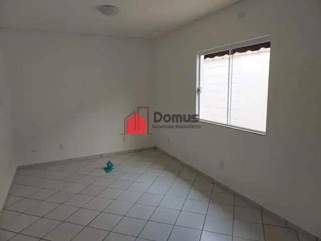 Sala com 100m², para alugar, no bairro São Benedito em Pindamonhangaba