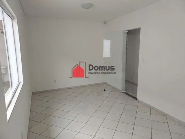 Sala com 100m², para alugar, no bairro São Benedito em Pindamonhangaba