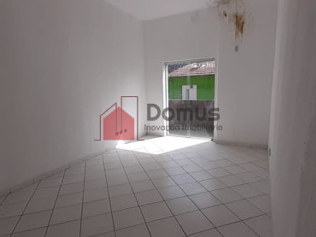 Sala com 42m², para alugar, no bairro Centro em Pindamonhangaba