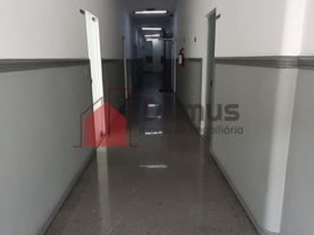 Sala com 42m², para alugar, no bairro Centro em Pindamonhangaba