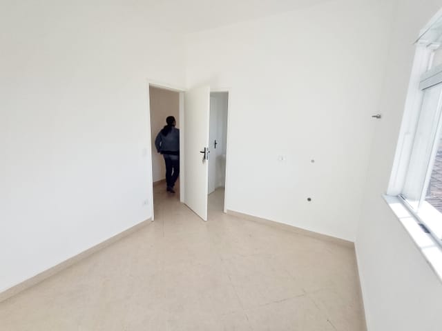 Sala com 32m² 1 quarto e 1 banheiro, para alugar, no bairro Vila São Geraldo em Taubaté