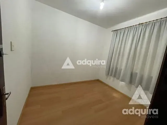 Casa 5 quartos e 3 banheiros, à venda, no bairro Centro em Ponta Grossa